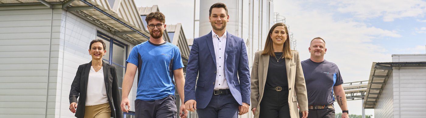 Career worldwide team